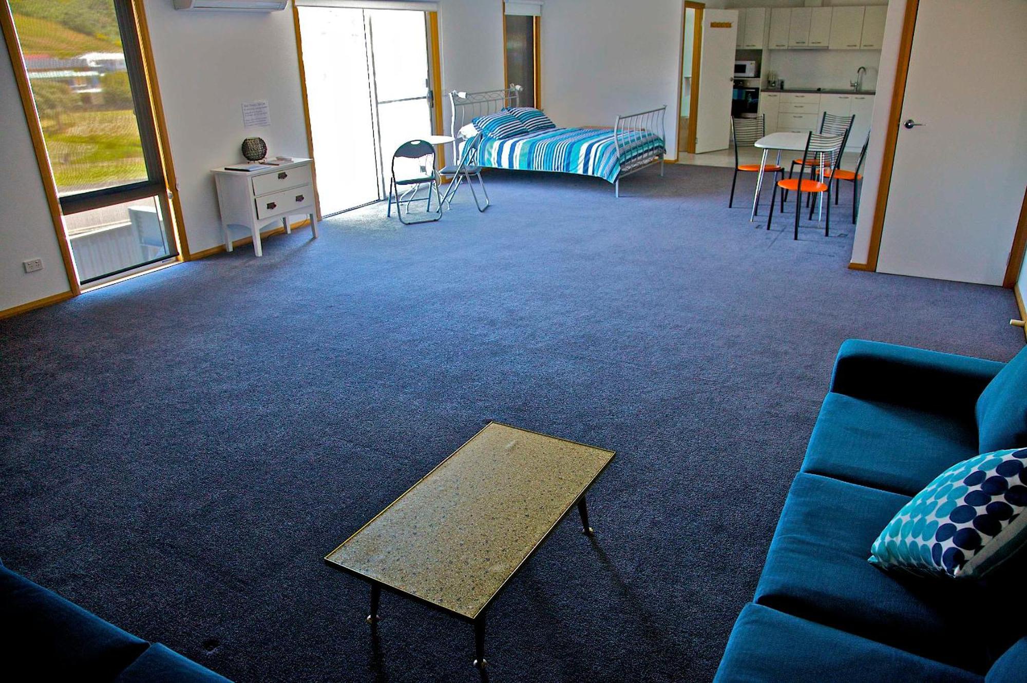 Penguin Beachfront Apartments Rum bild