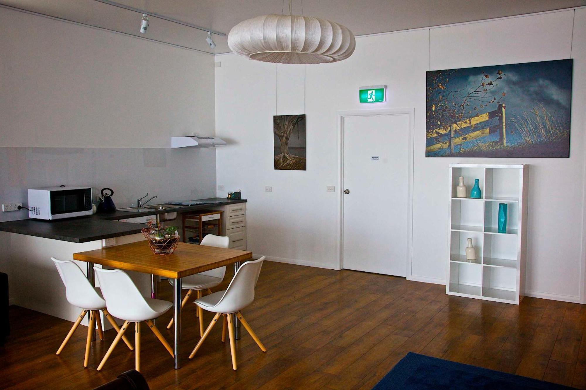 Penguin Beachfront Apartments Rum bild