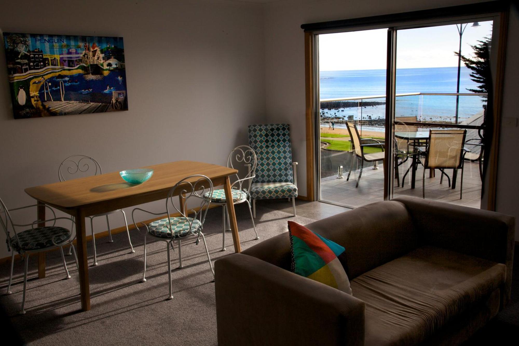 Penguin Beachfront Apartments Rum bild