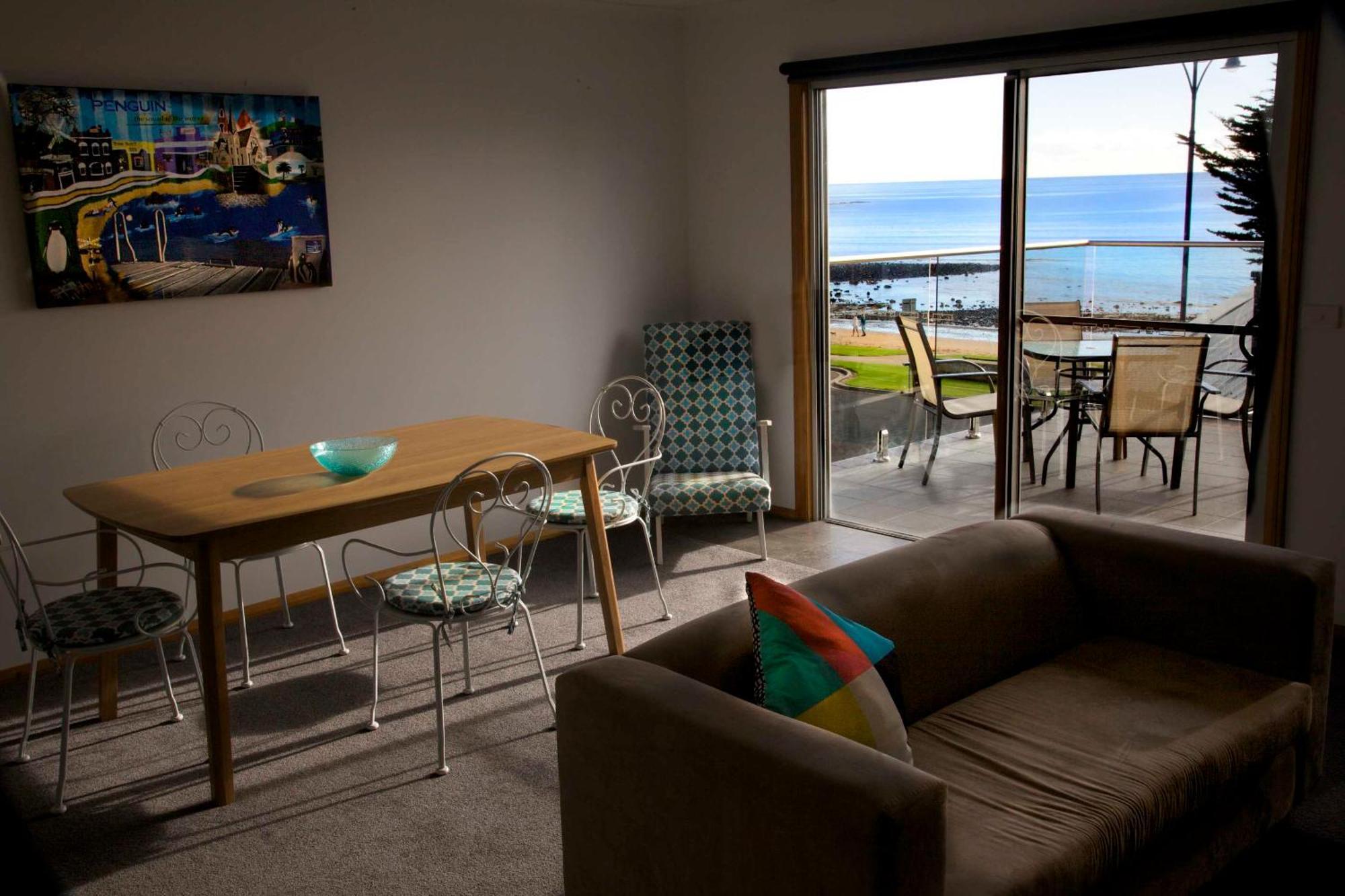 Penguin Beachfront Apartments Rum bild