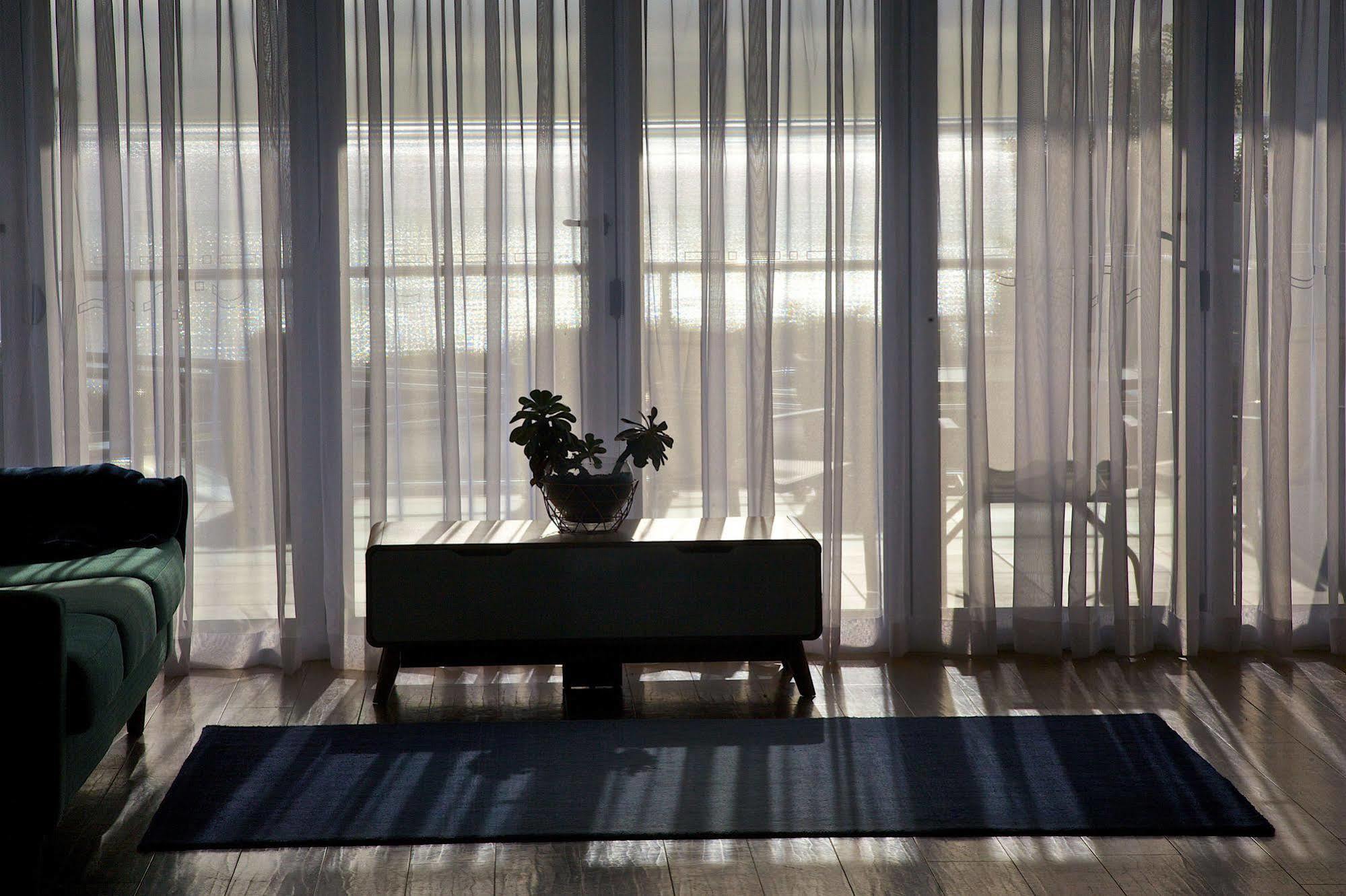 Penguin Beachfront Apartments Exteriör bild